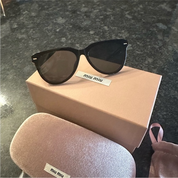Miu Miu Black Sunglasses - Picture 5 of 7